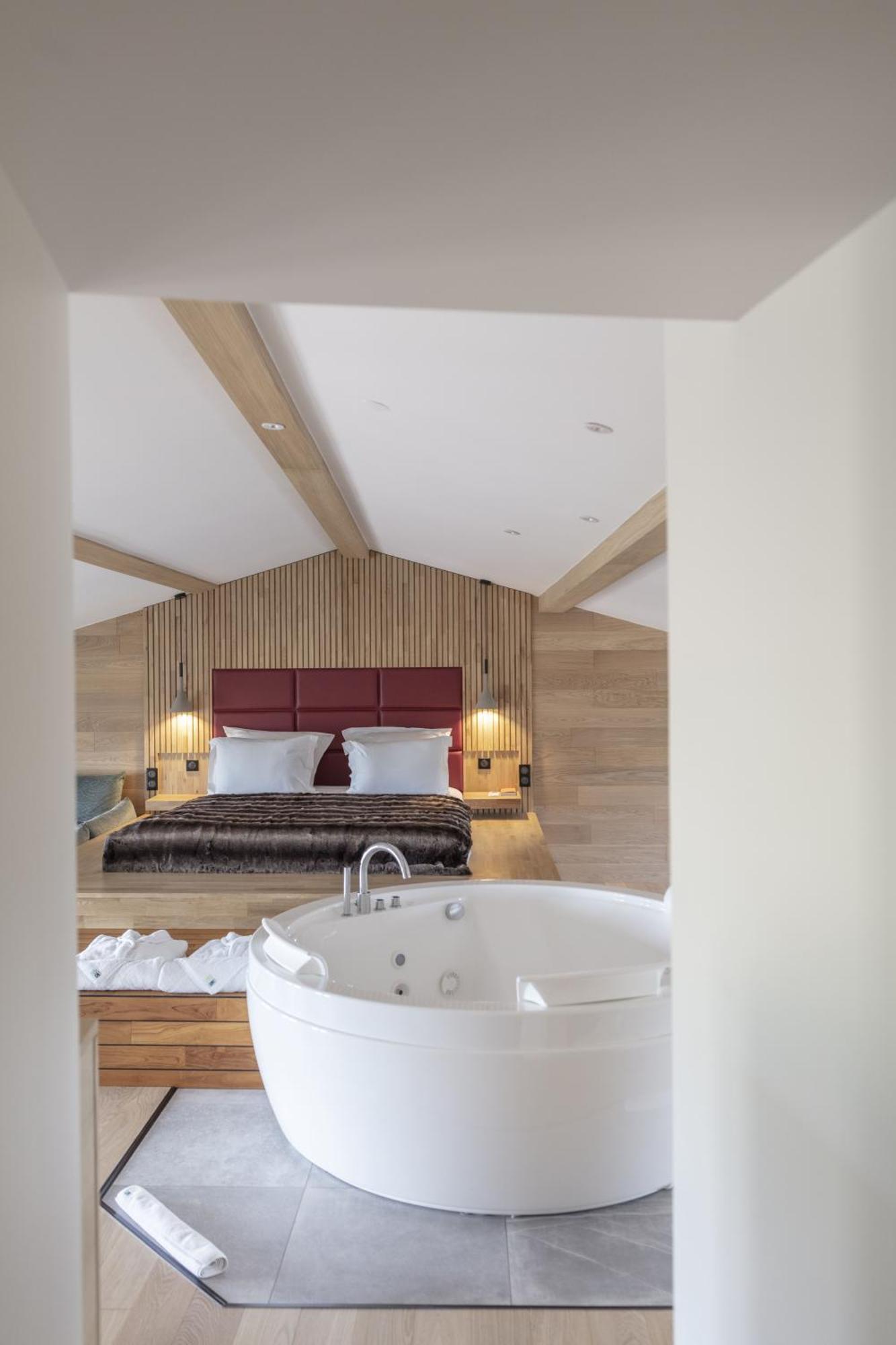 Hotel & Restaurant Origines Par Adrien Descouls - Teritoria Le Broc  外观 照片
